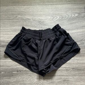 Lululemon hotty hot 2.5in